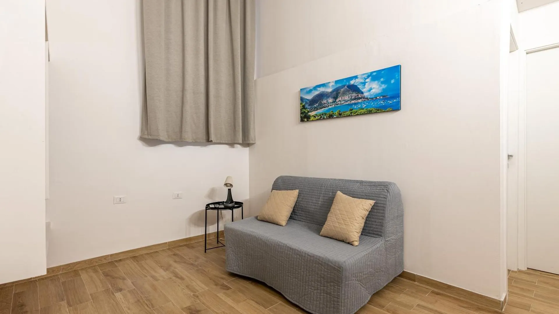 Quattro Canti Rooms Palermo 0*,  Italien