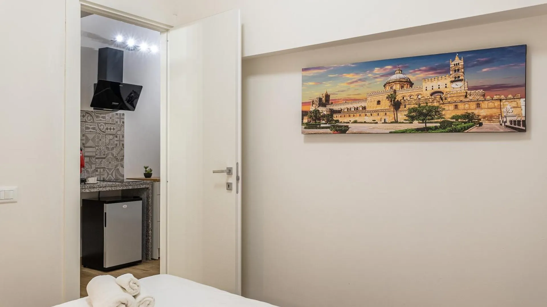 Quattro Canti Rooms Palermo 0*,